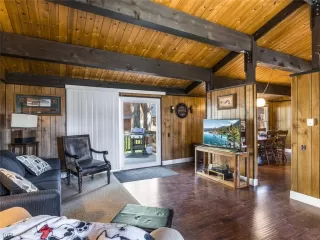 Photo #3: 1009857 Listing