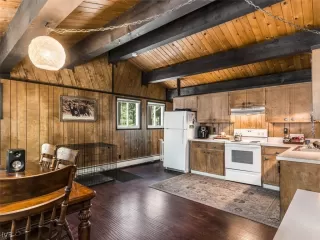 Photo #6: 1009857 Listing