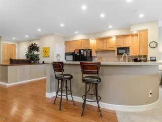 Photo #6: 1009866 Listing 