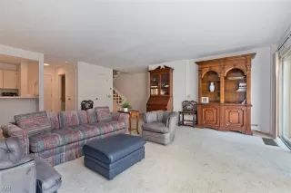 Photo #1: 1009872 Listing