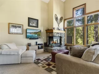 Photo #1: 1009886 Listing