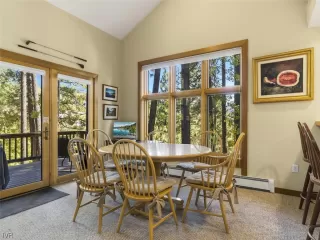 Photo #4: 1009886 Listing