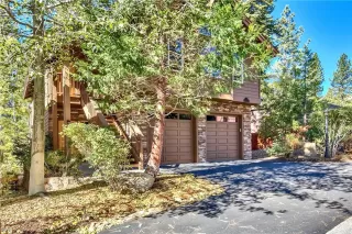 Photo #1: 1009898 Listing