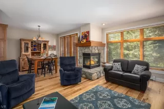 Photo #1: 1009899 Listing