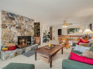 Photo #5: 1009935 Listing 