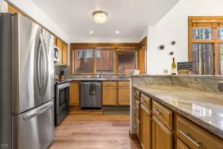 Photo #1: 1009956 Listing