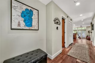 Photo #3: 1009981 Listing