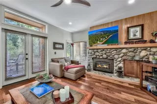 Photo #4: 1009981 Listing