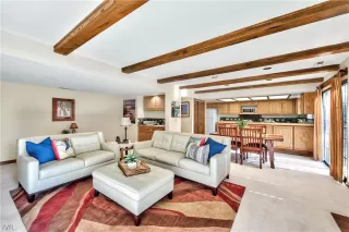 Photo #3: 1009985 Listing 