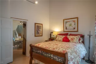 Photo #1: 1009990 Listing