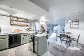 Photo #2: 1009991 Listing