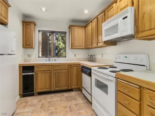 Photo #1: 1009994 Listing 