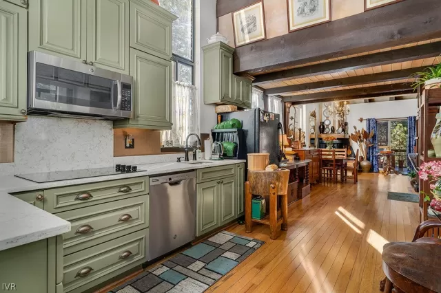 MLS: 1009996 Condo For Sale