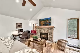 Photo #4: 1010011 Listing