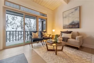 Photo #5: 1010015 Listing