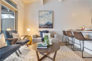 Photo #6: 1010015 Listing