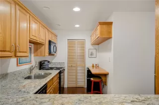 Photo #4: 1010060 Listing