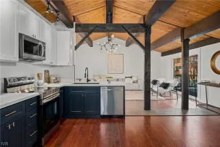 Photo #6: 1010068 Listing