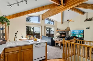 Photo #4: 1010076 Listing