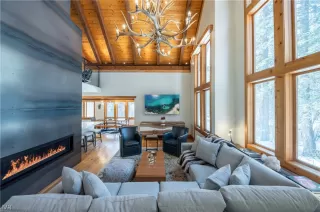 Photo #2: 1010102 Listing