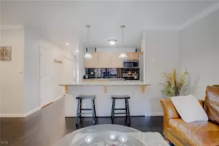 Photo #5: 1010110 Listing 