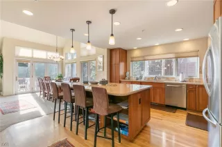 Photo #4: 1010133 Listing