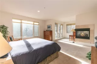 Photo #5: 1010133 Listing