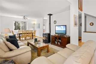 Photo #4: 1010200 Listing 