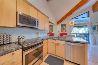 Photo #3: 1010202 Listing