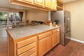 Photo #5: 1010204 Listing