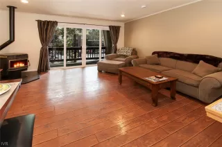 Photo #6: 1010204 Listing