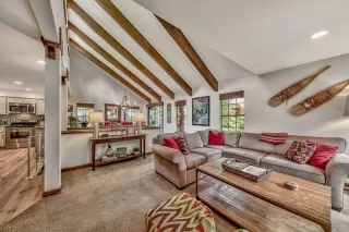 Photo #5: 1010231 Listing