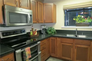 Photo #6: 1011271 Listing