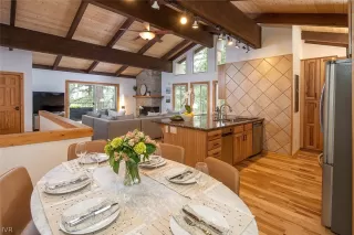 Photo #2: 1011376 Listing