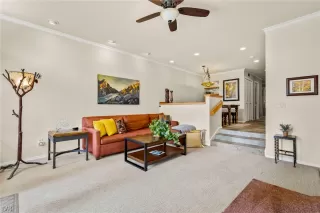 Photo #2: 1011377 Listing