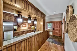 Photo #4: 1012409 Listing 