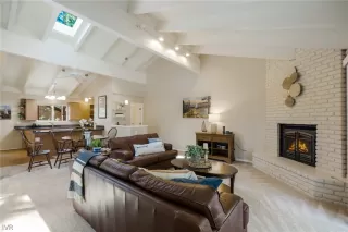 Photo #4: 1012411 Listing 