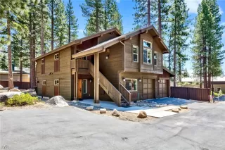 More Details about MLS # 1012438 : 877 NORTHWOOD BOULEVARD 1