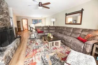 Photo #4: 1012445 Listing 