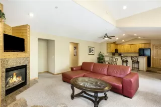 Photo #5: 1012480 Listing