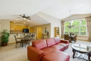 Photo #6: 1012480 Listing