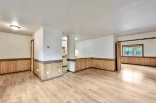 Photo #5: 1012492 Listing