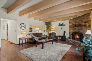 Photo #3: 1012496 Listing