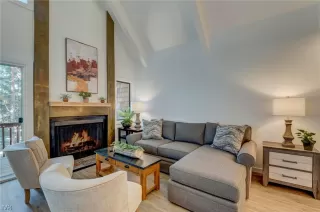 Photo #2: 1012506 Listing