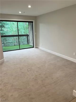 Photo #2: 1012531 Listing