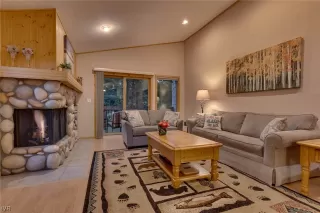 Photo #2: 1012555 Listing