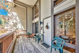 Photo #3: 1012557 Listing