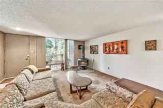 Photo #6: 1012557 Listing