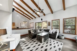 Photo #3: 1013605 Listing