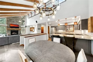 Photo #6: 1013605 Listing